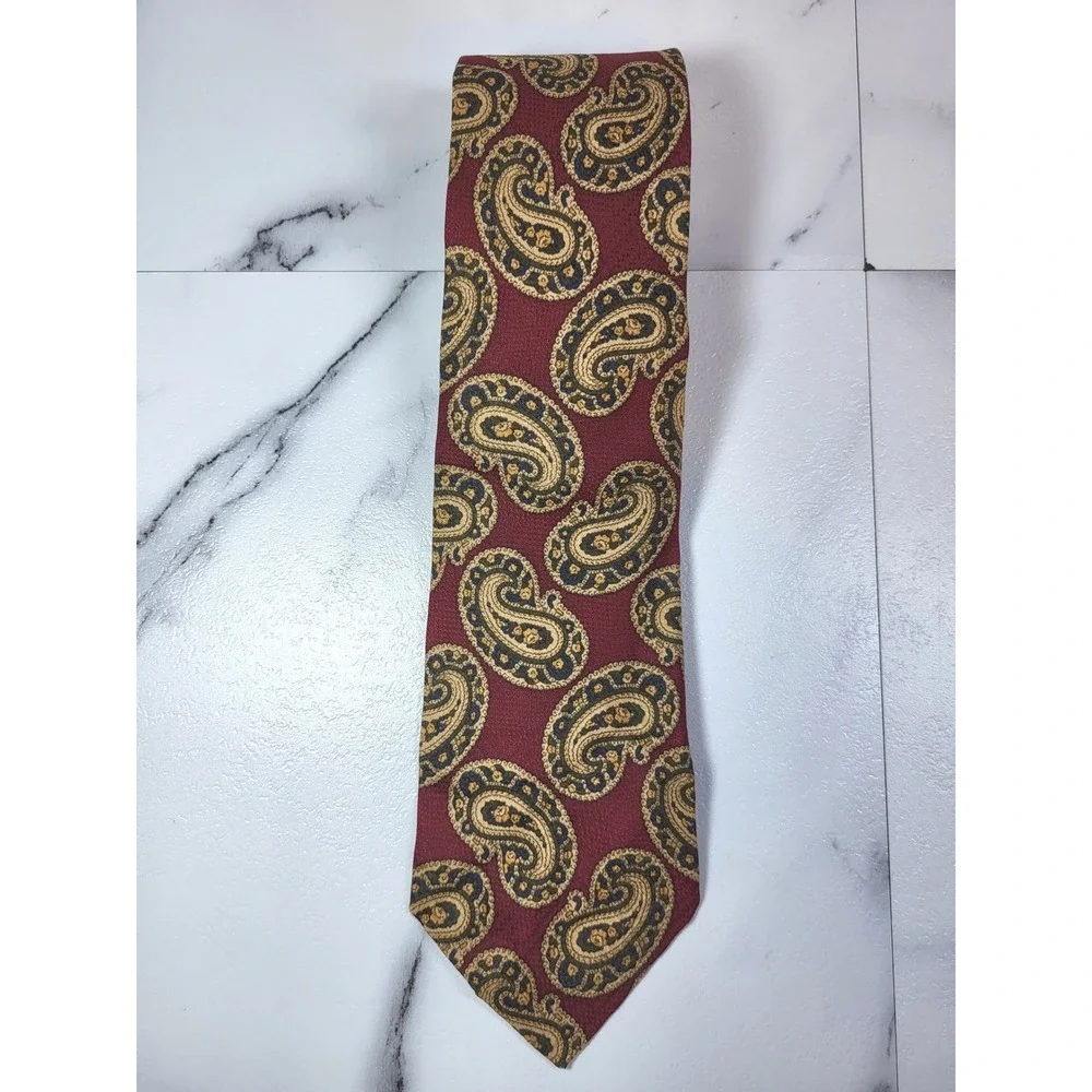 VTG Brooks Brothers Makers Burgundy Paisley Silk Tie Made in USA Professional